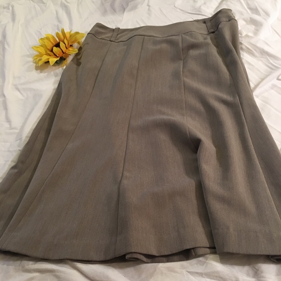 East 5 th Skirt - Picture 2 of 7